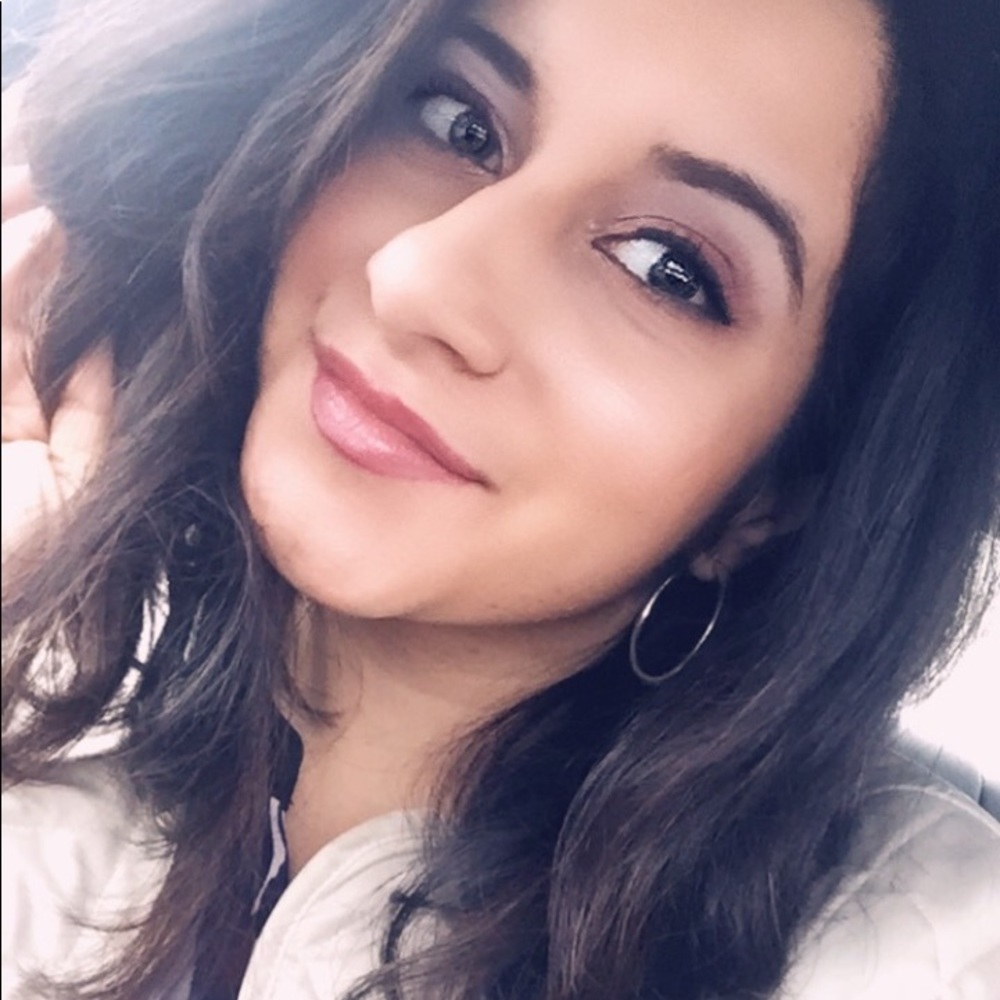 Meet your Posher, Gina